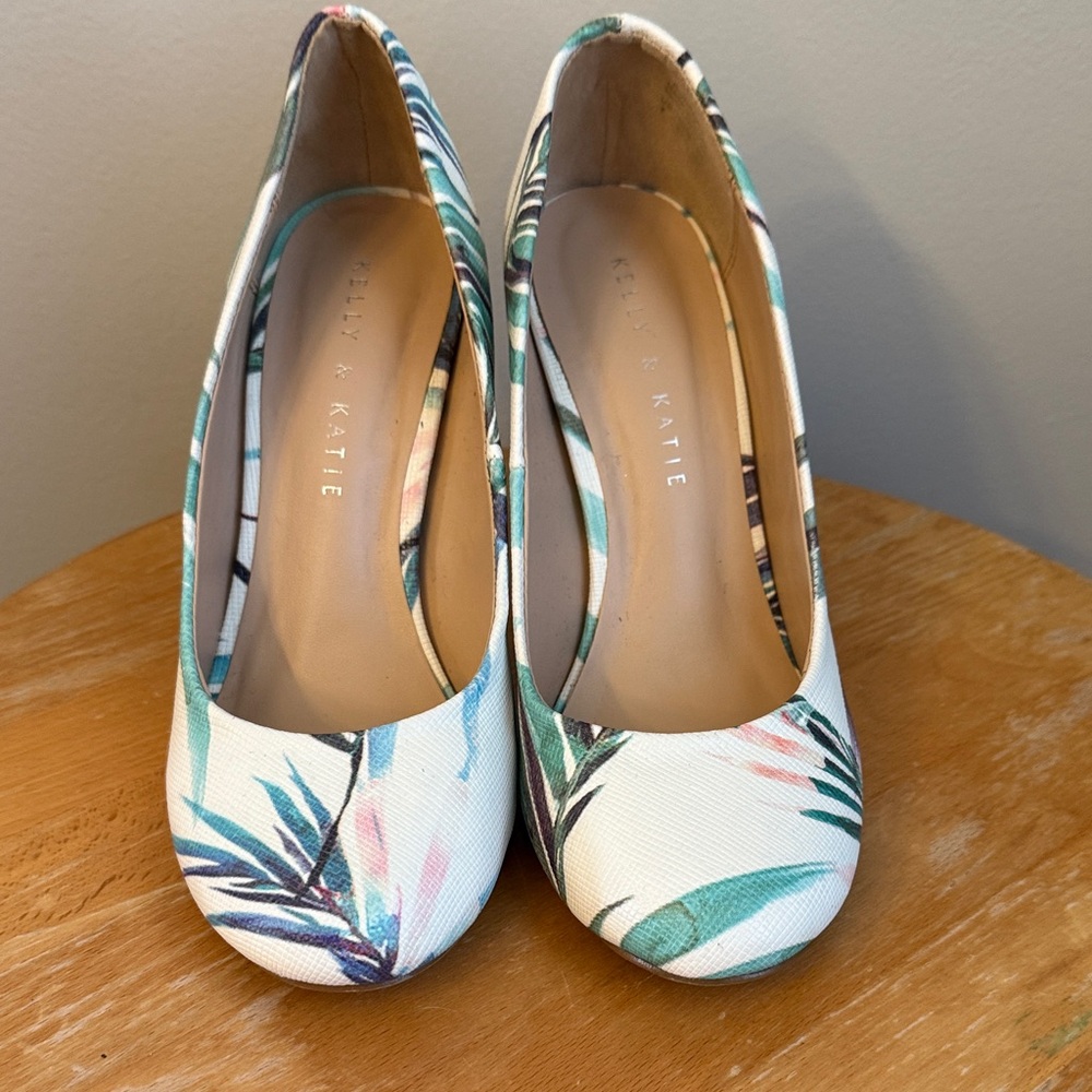 Kelly & Katie Tropical Print Heels - White and Green